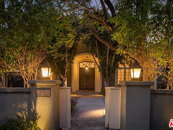 3rd image of 5425 Encino Ave