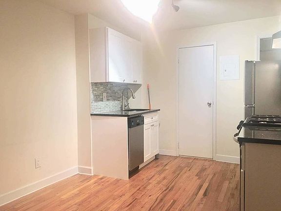3rd image of 1737 Lexington Ave APT 10