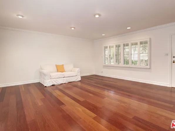 11901 W Sunset Blvd APT 104, Los Angeles, CA 90049