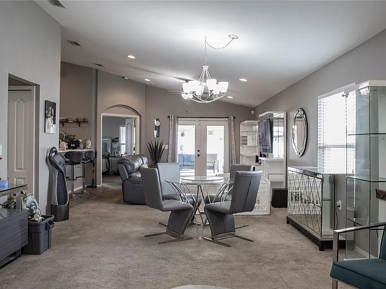 2628 Sunset Cir — Photo 8