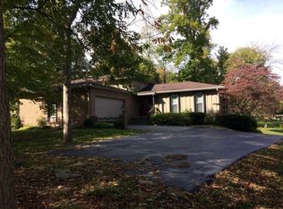 2811 Locust Dr, Springfield, OH 45504