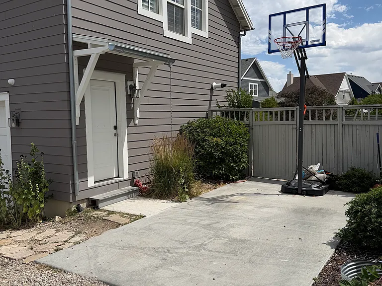 S Lake Ave — Photo 8