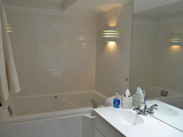 407 Summers Dr — Photo 3