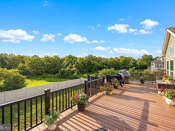 3rd image of 2526 Codorus Ln