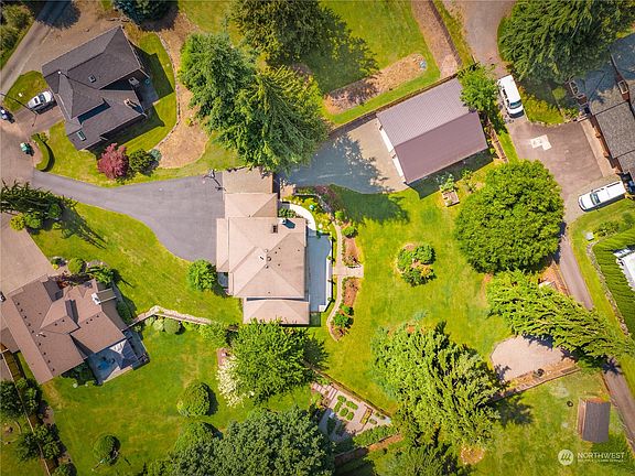 3rd image of 2417 109th Avenue SE