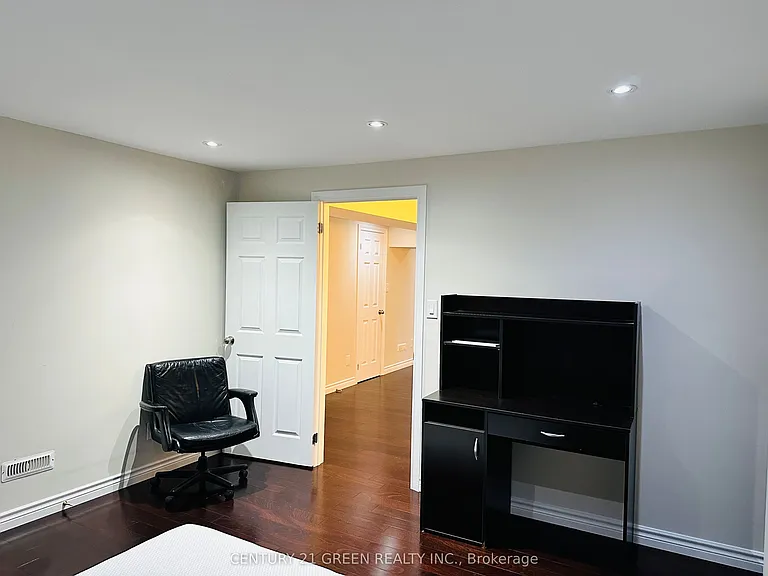 9 Megarry Ct #BASEMENT — Photo 8