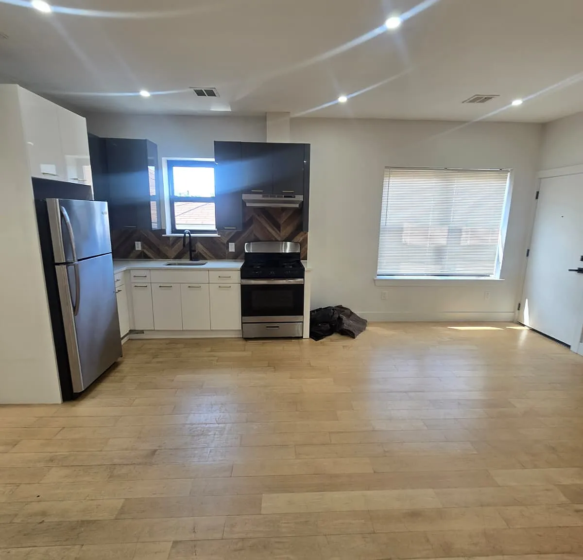 2 bed, $2,100 — Photo 1