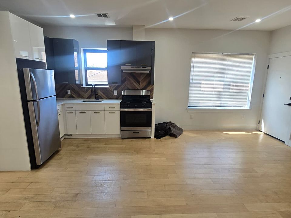 1st image of 517 Grand Ave #2A