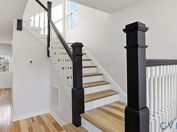 3rd image of 415 W 24th St