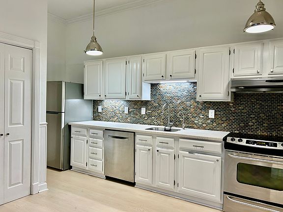 4th image of 523 N Bertrand St Unit 104