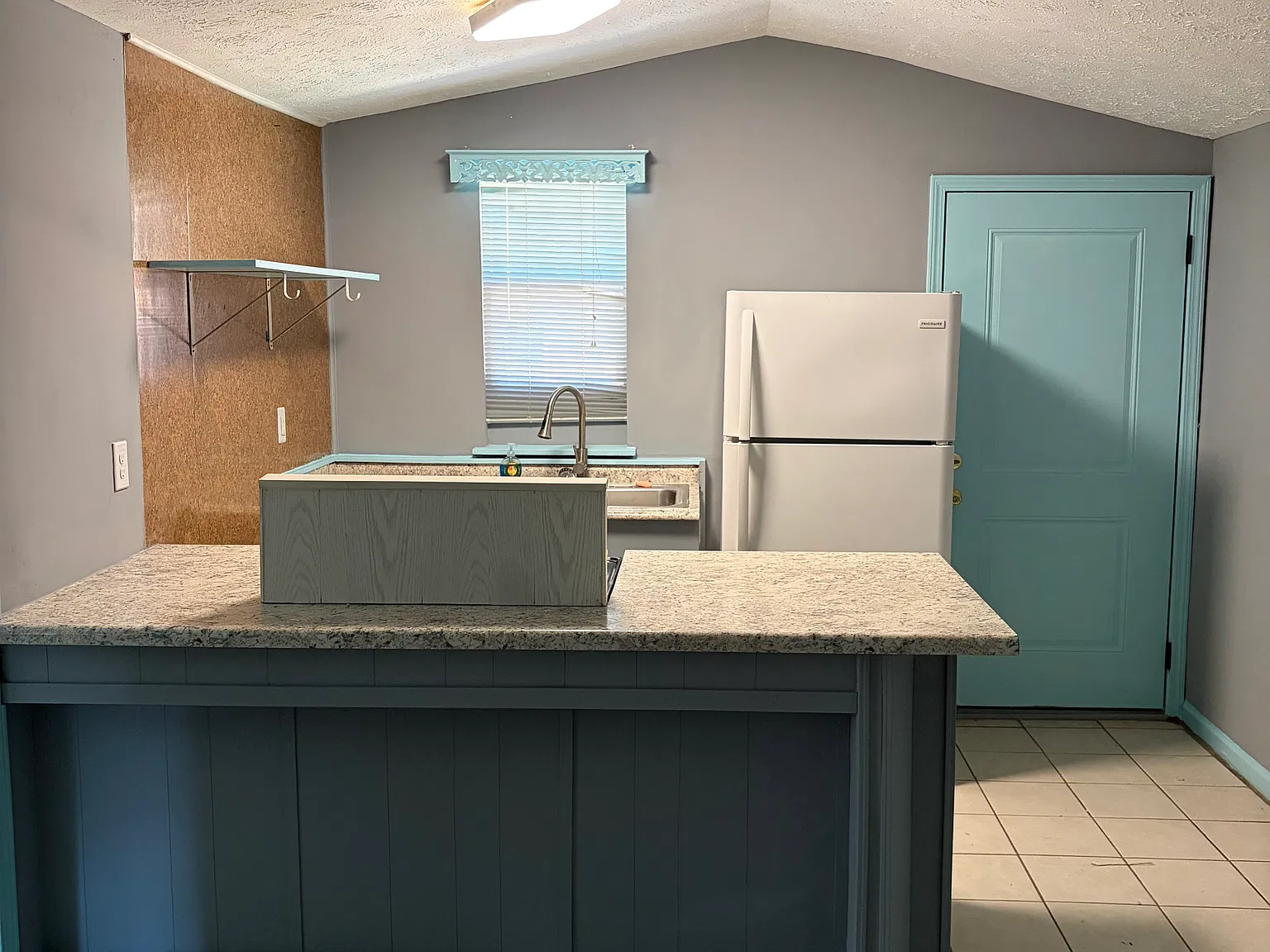 2 bed, 700 sqft, $1,325 — Photo 3