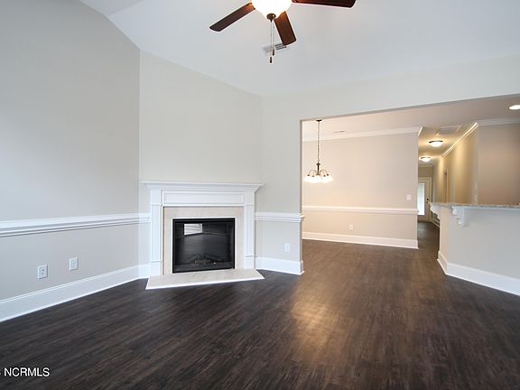 2nd image of 3313 Ellsworth Dr #A