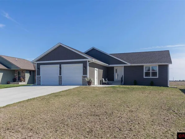 209 Wickfield Dr, Mankato, MN 56001