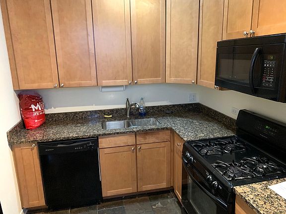 3rd image of 7434 N Oakley Ave APT 2A