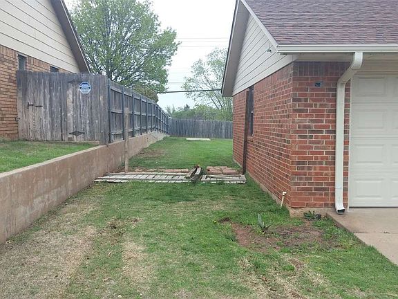 3rd image of 2717 NW Denver Ave