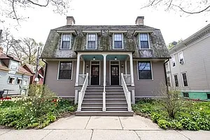 320 Dempster St photo 1