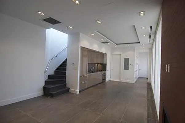 Rented by Veracity NYC LLC | media 12