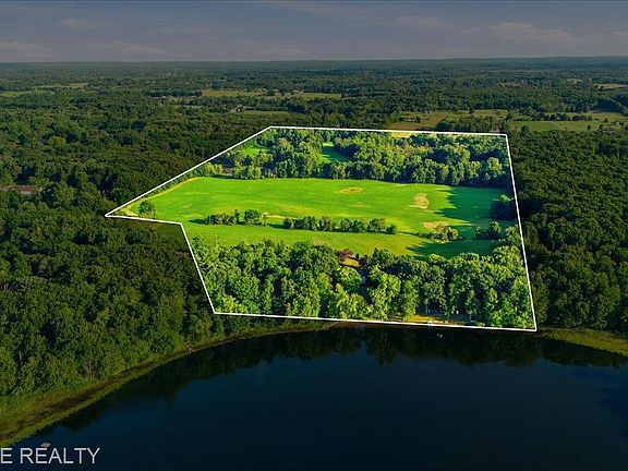 2nd image of 4200 Pierce Rd