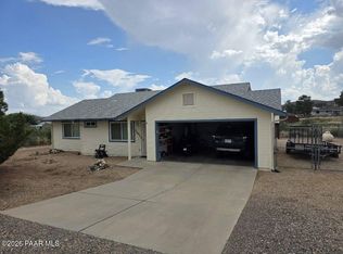 20043 E Prickly Pear Dr, Mayer, AZ 86333