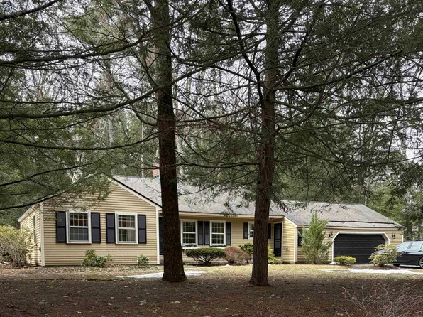 28 Wendover Way, Bedford, NH 03110