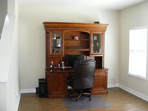 3rd image of 3907 Carriage Park Row