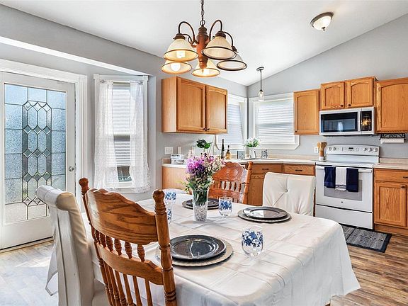 3rd image of 10041 Stonepark Dr