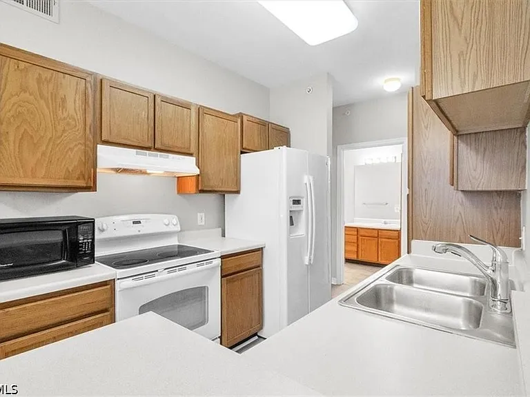 7940 Preserve Cir #916 — Photo 9