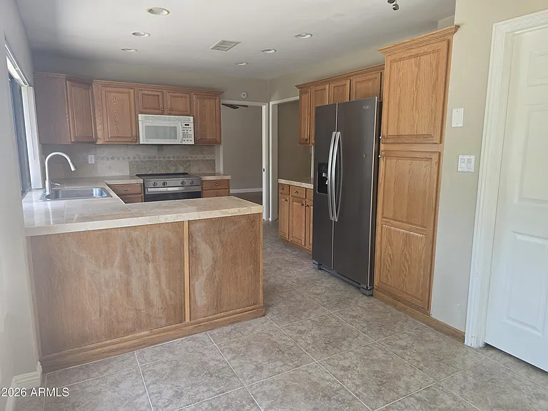 2614 E Sahuaro Dr — Photo 14