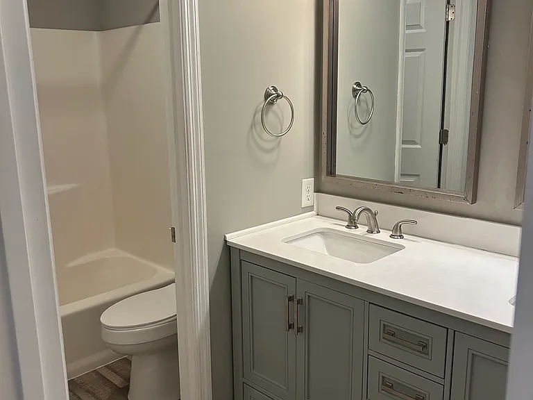 810 Highland Dr #901 — Photo 9