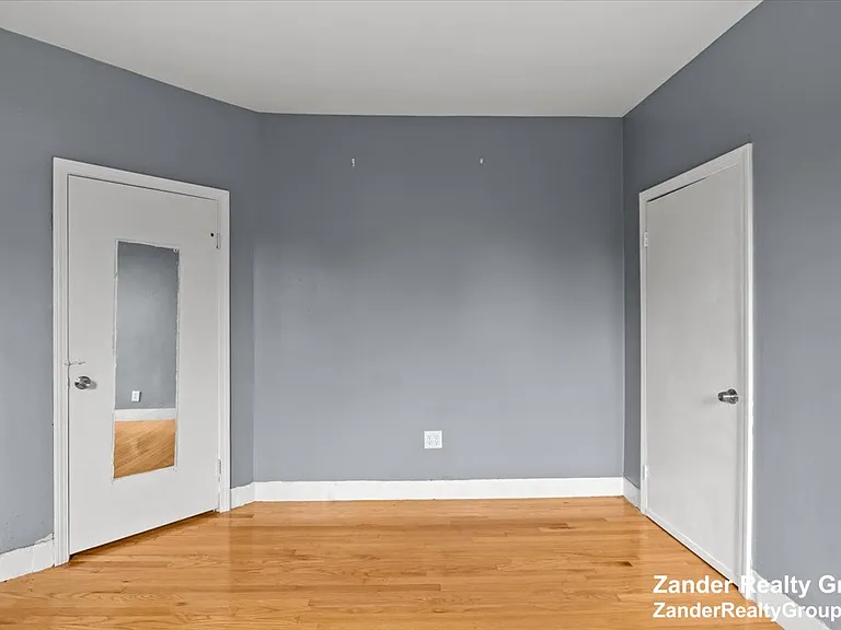 26 Alpine St #2 — Photo 4