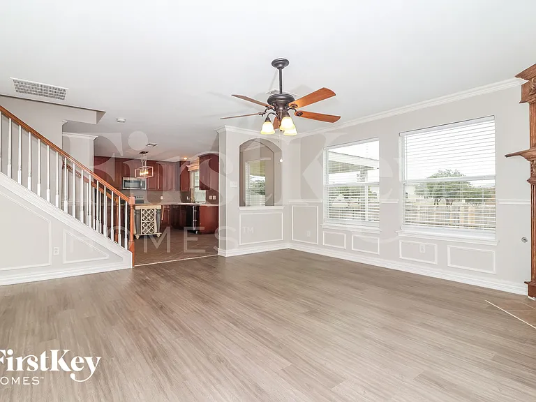 9812 Westmere Ln — Photo 6