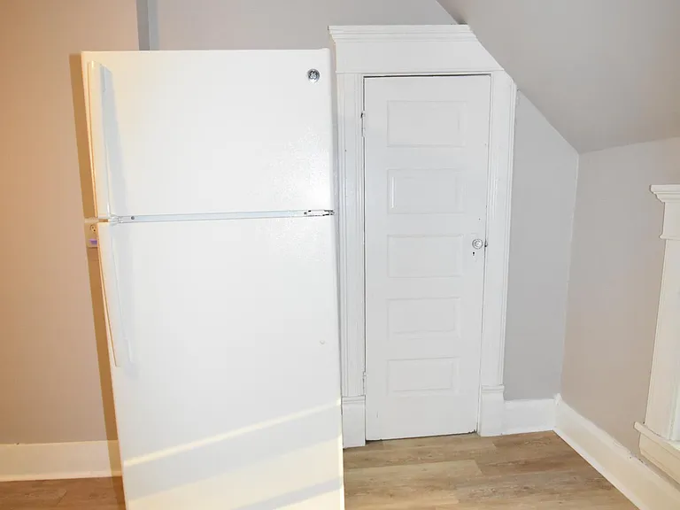 338 Marion Ave #2 — Photo 16