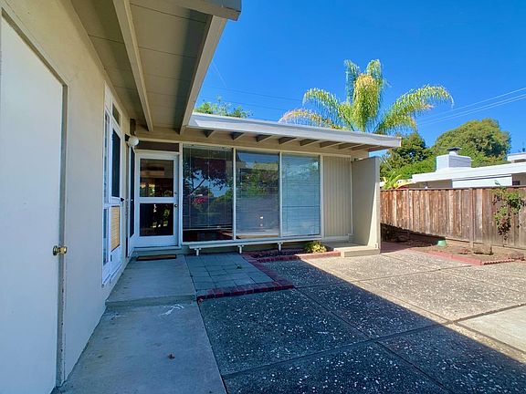 3rd image of 3489 Mauricia Ave