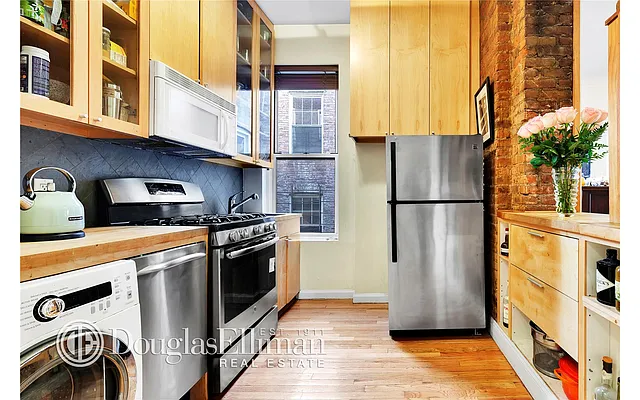 Sold by Douglas Elliman | media 5