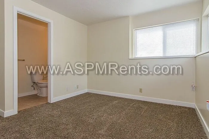 297 E Hill Ave #16 — Photo 8