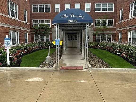 2nd image of 19015 Van Aken Blvd APT 515