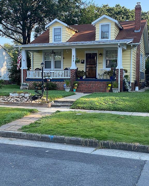 1st image of 608 Montvale Ave
