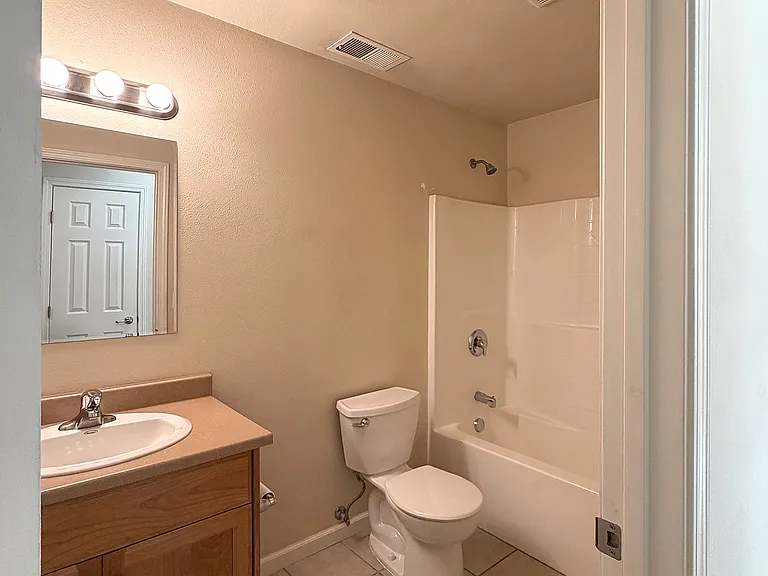 1243 N Park Ln — Photo 19