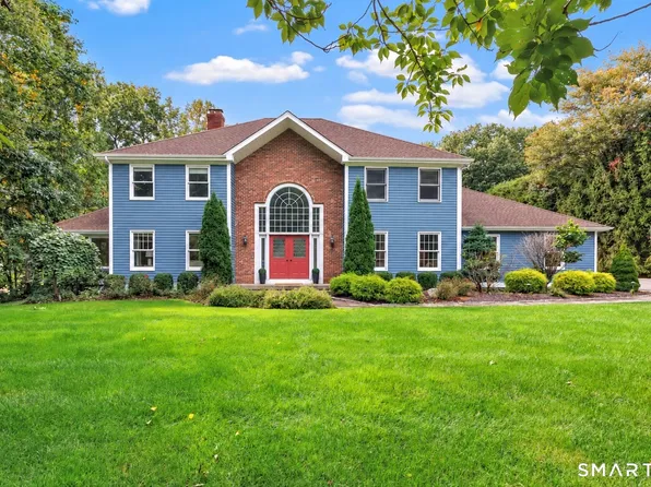 3 Crescent Lane, Trumbull, CT 06611