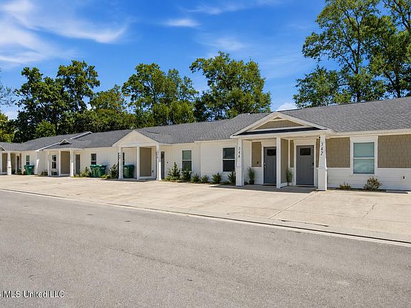 2nd image of 400 Westbury Glen Ln