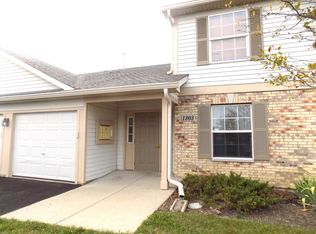 1303 N Red Oak Cir UNIT 4, Round Lake Beach, IL 60073