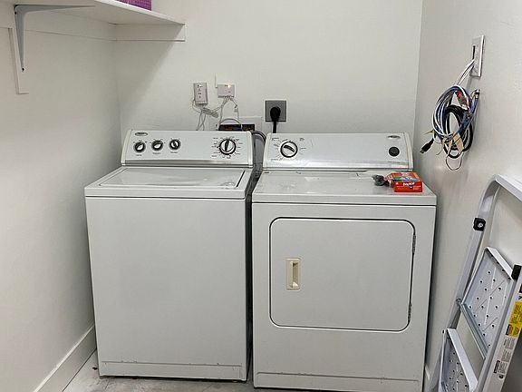 4th image of 2044 W Bamberger Dr