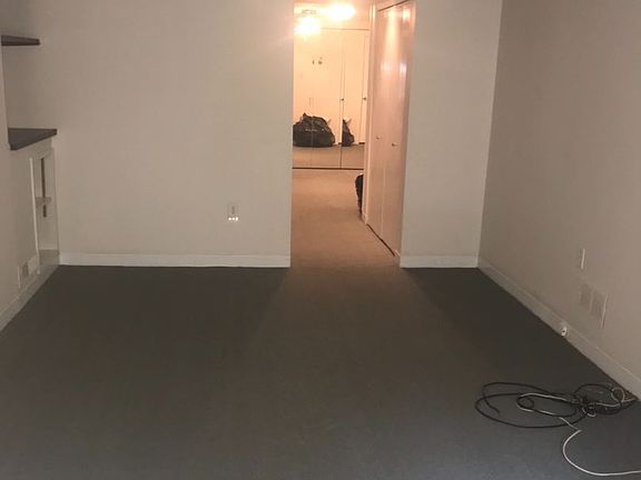 3rd image of 2325 E Somerset St