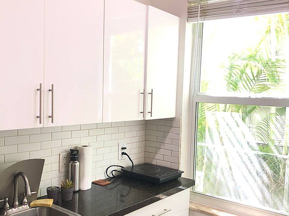2nd image of 319 W 28th St APT 10