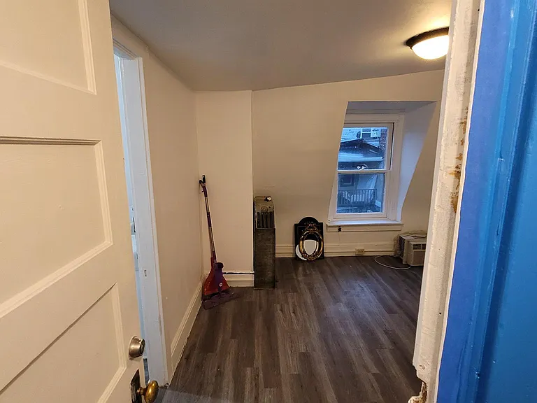 324 Spring St #3 — Photo 23