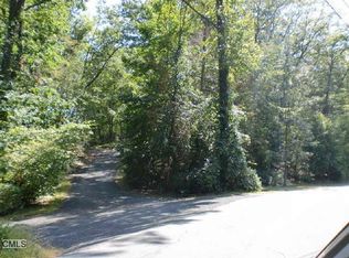 35 Lake Dr N, New Fairfield, CT 06812