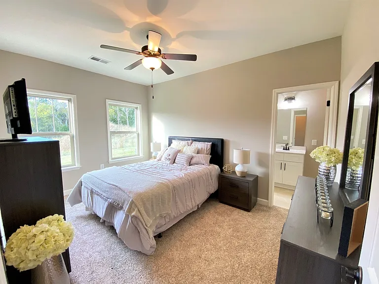 1002 Villa Cir — Photo 7