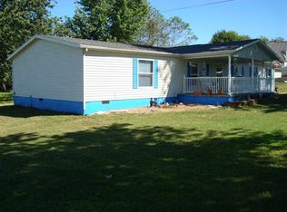 13 Division St, Birdseye, IN 47513