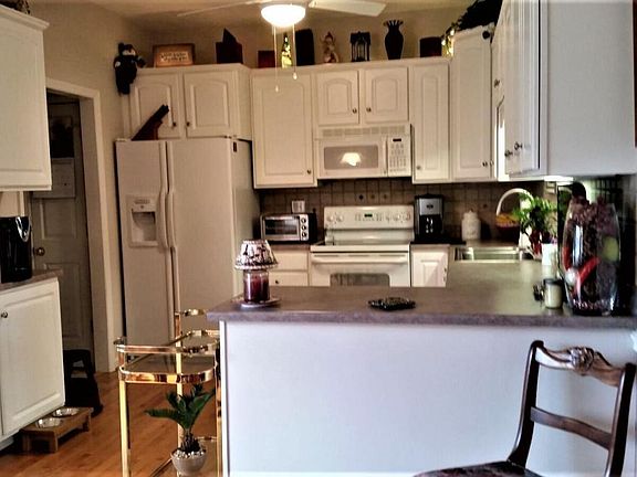 3rd image of 1705 McMillian Ct NW