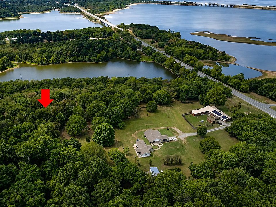 1st image of Redbud Ln